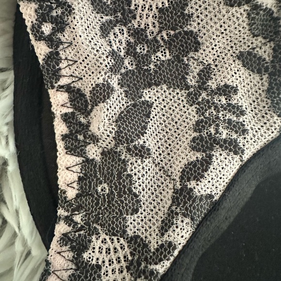 Victoria’s Secret 36D Very Sexy Push Up - Picture 3 of 7